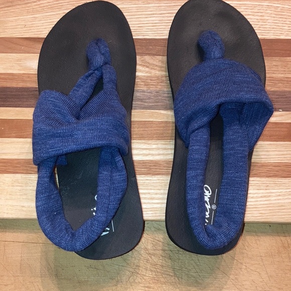 Sandals Mossimo Blue Stretchy Flat Sandals - Picture 2 of 4